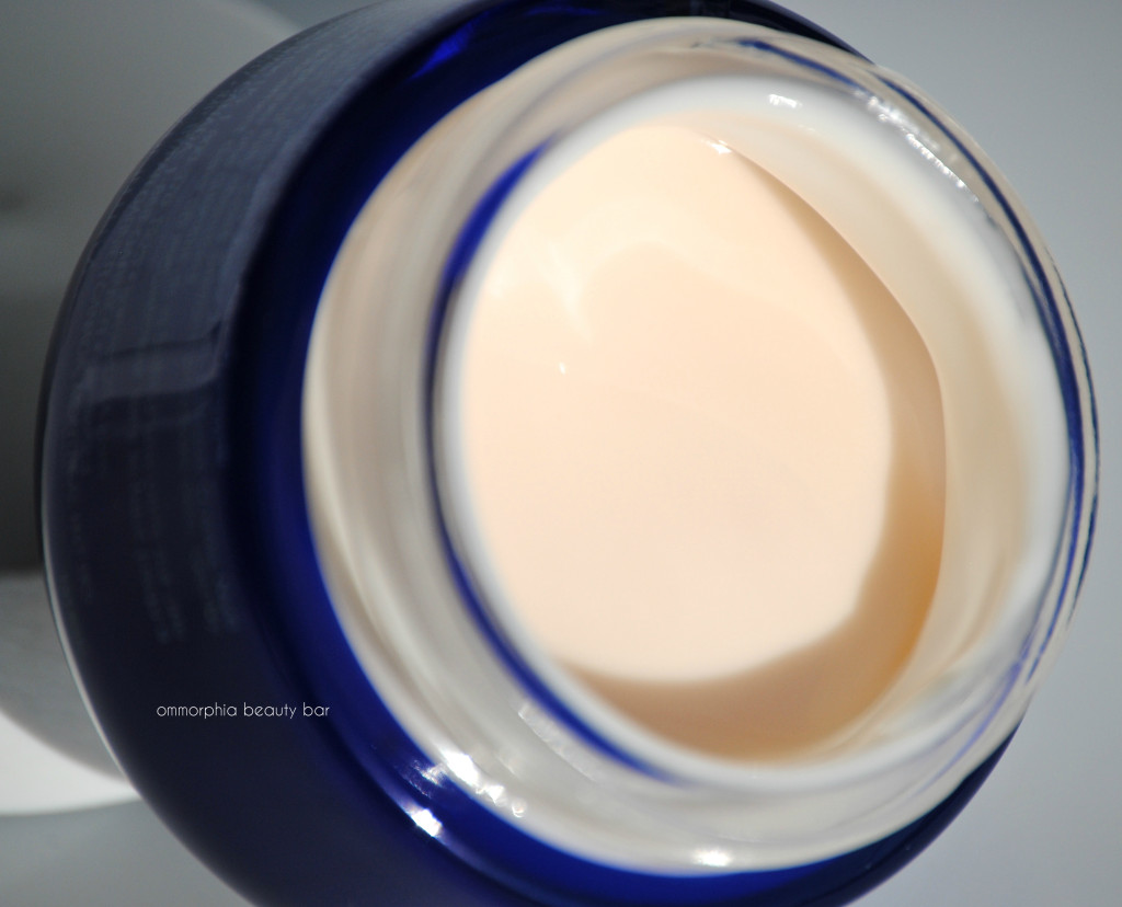 Garnier Ultra-Lift Miracle Sleeping Cream macro