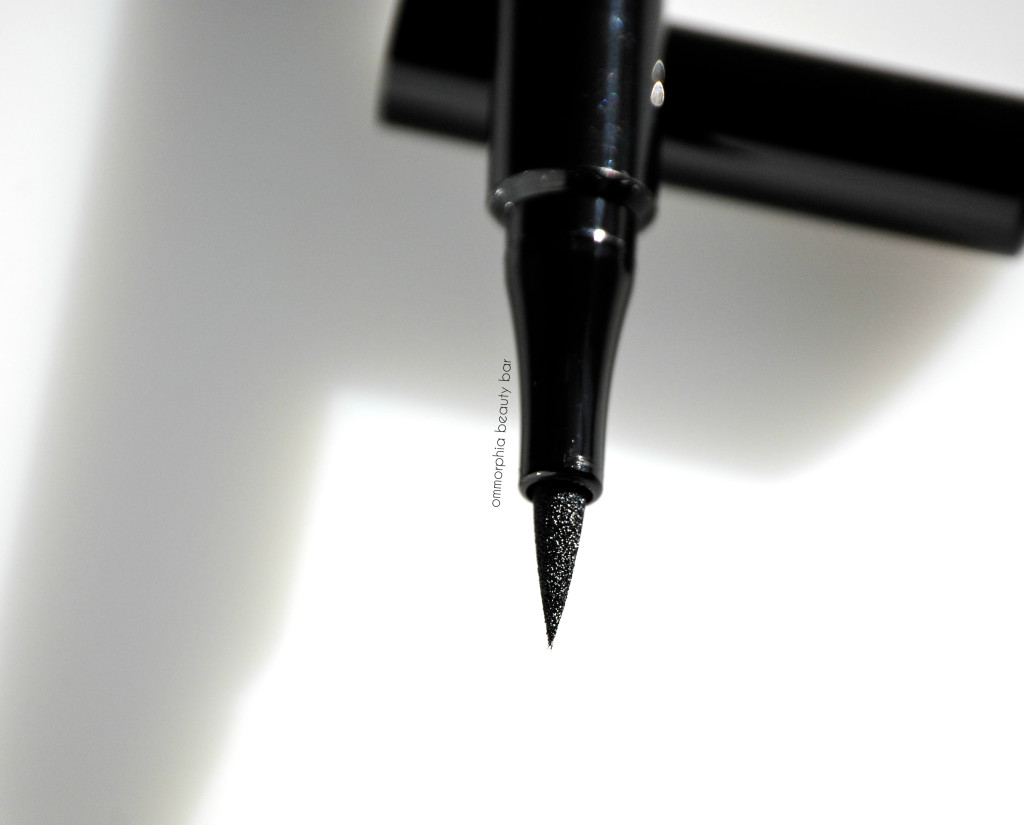 MUFE Graphic Liner macro