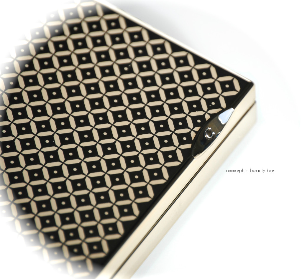 Clarins Garden Escape compact detail