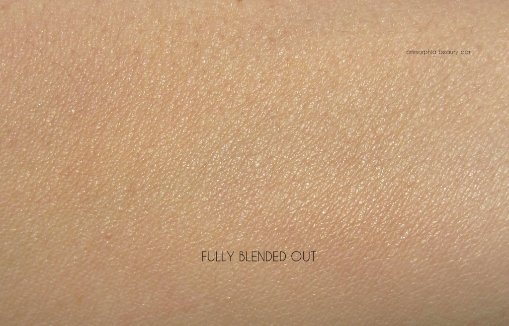 CHANEL Vitalumiere Loose Powder Foundation swatch 2