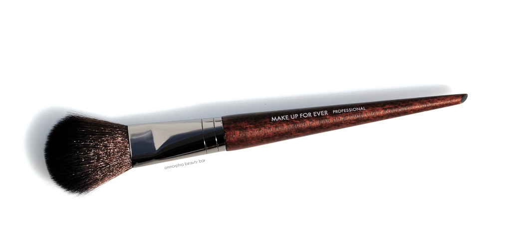 MUFE 156 Wavy Brush
