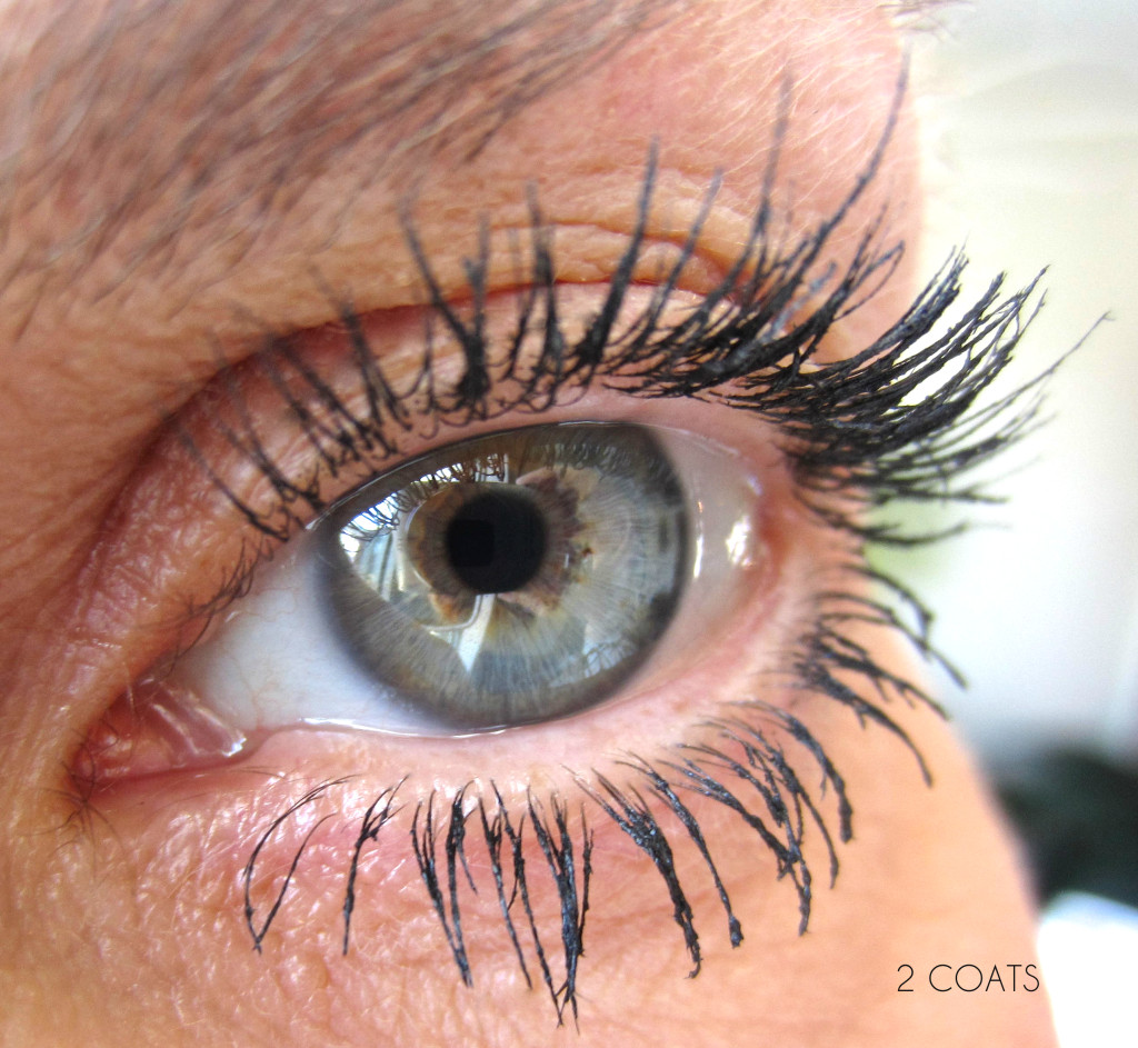 YSL Volume Effet Faux Cils Mascara 2 coats swatch