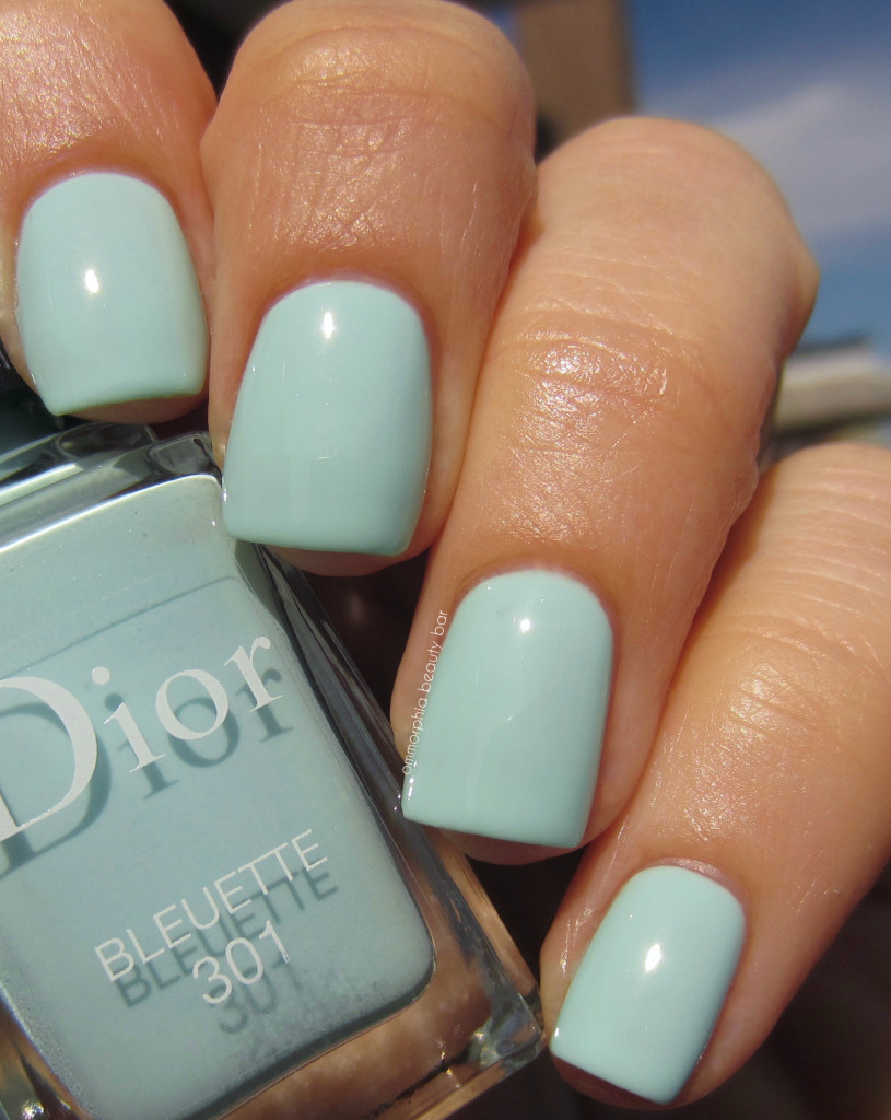 Dior Bleuette swatch 1