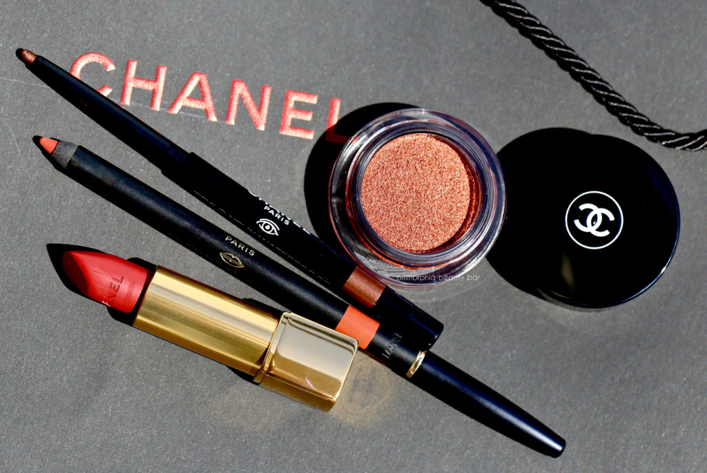 CHANEL Le Rouge extras closer 2