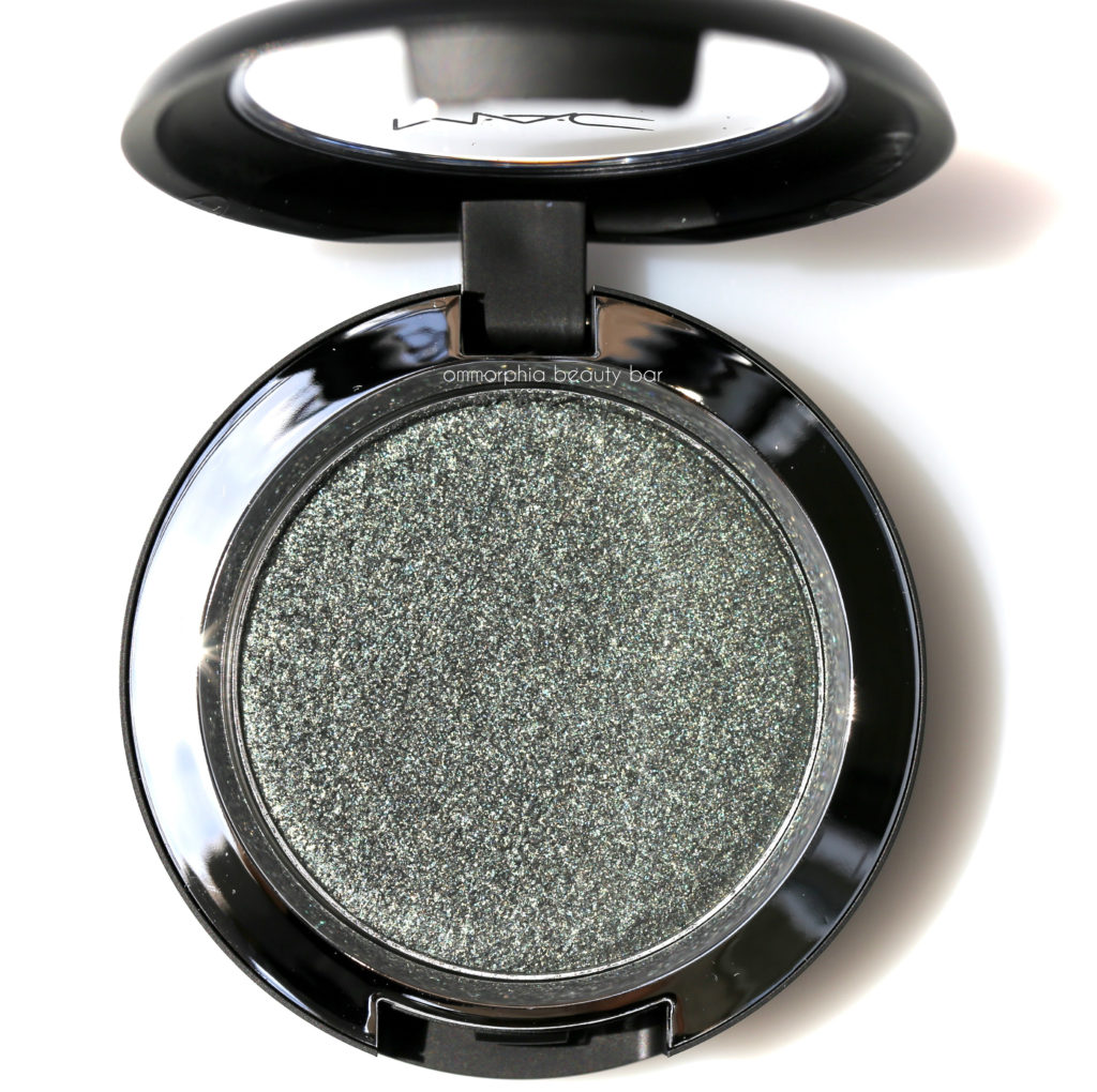 MAC Star Trek Bird of Prey Pressed Pigment macro