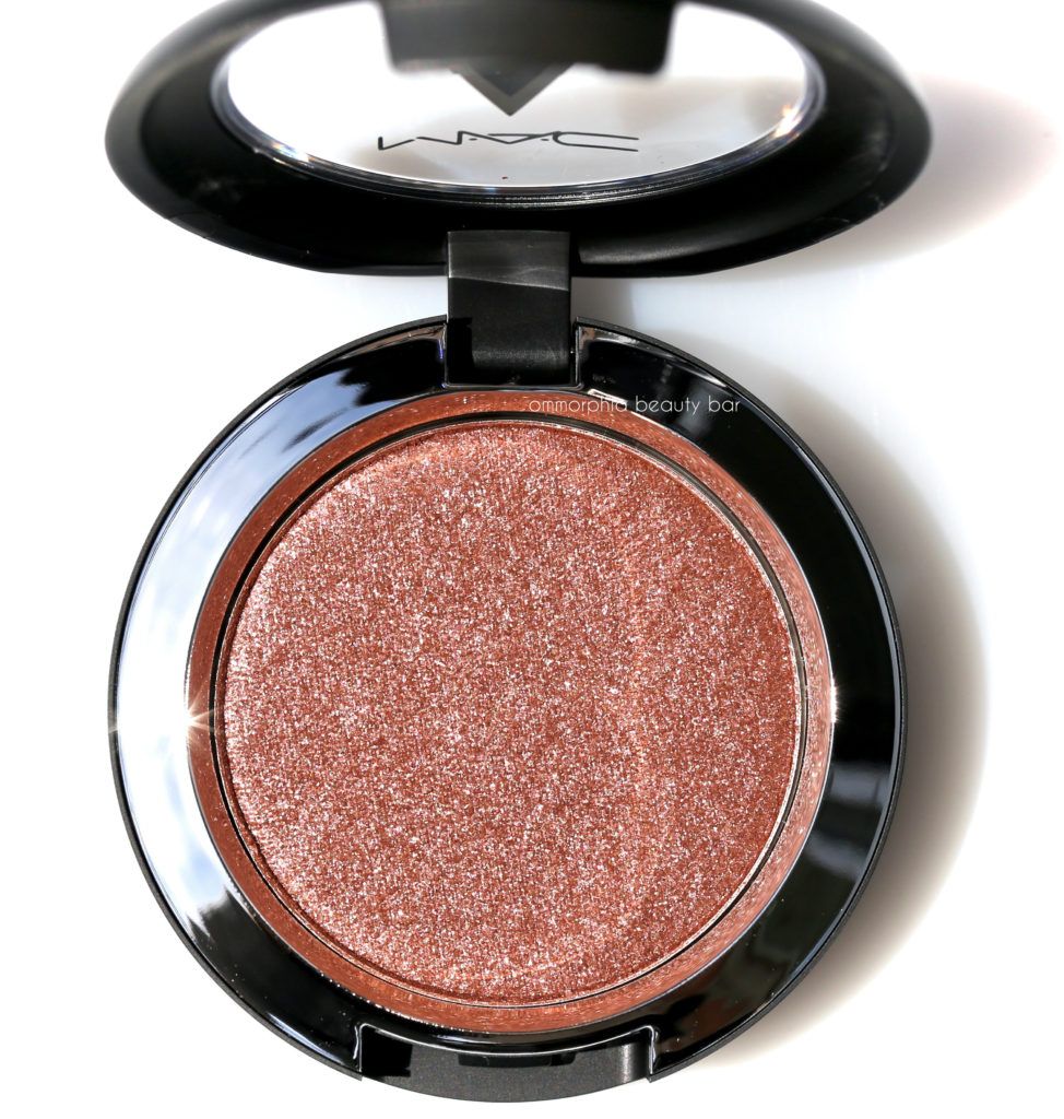 MAC Star Trek To Boldly Go Pressed Pigment macro